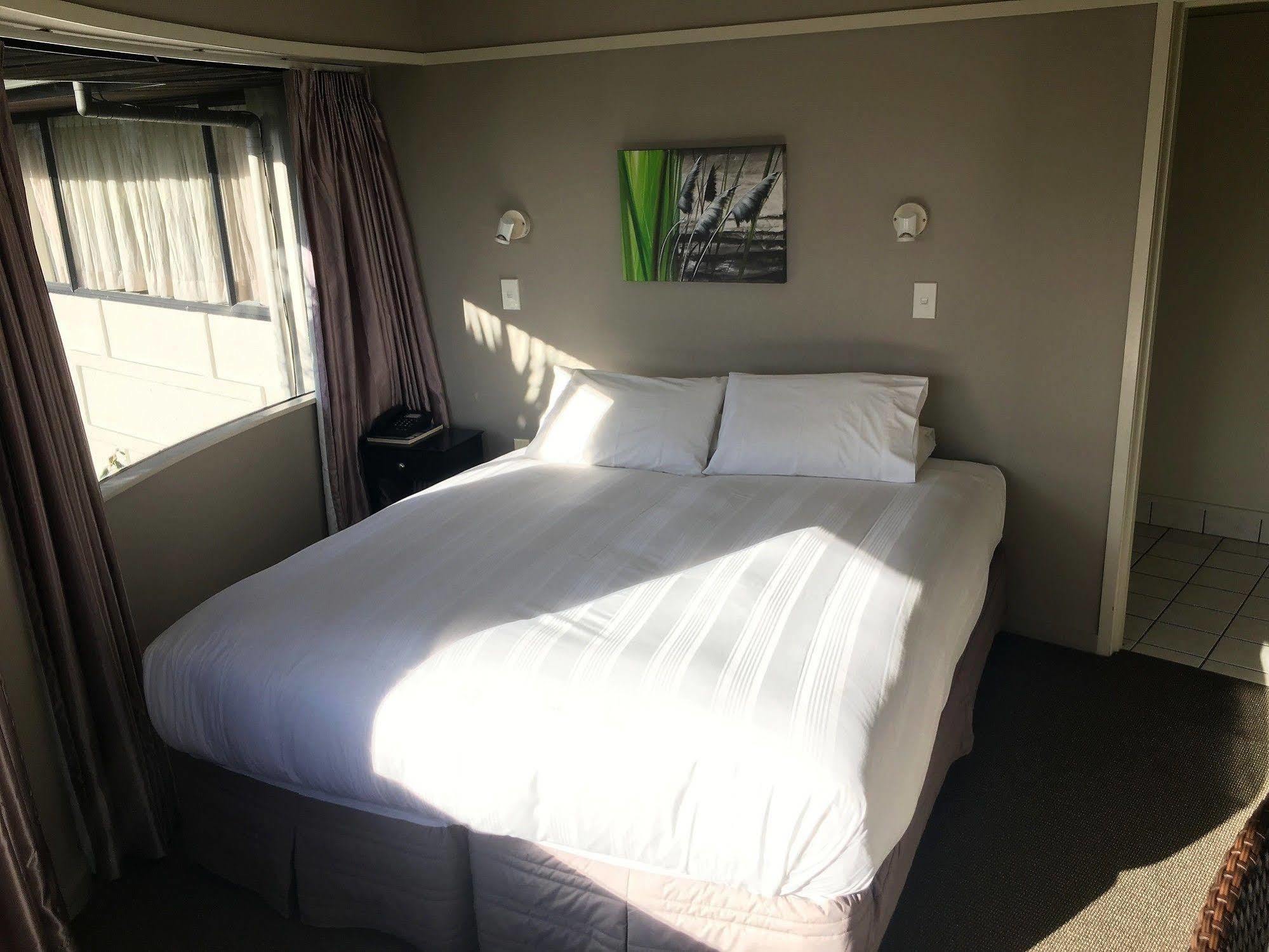 Aloha Lodge Beachside Accommodation Нельсон Экстерьер фото