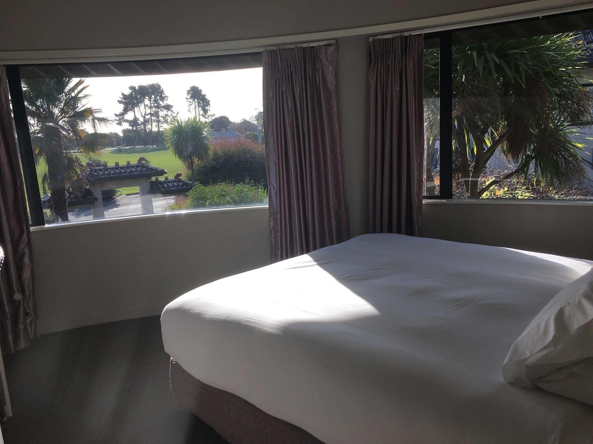 Aloha Lodge Beachside Accommodation Нельсон Экстерьер фото